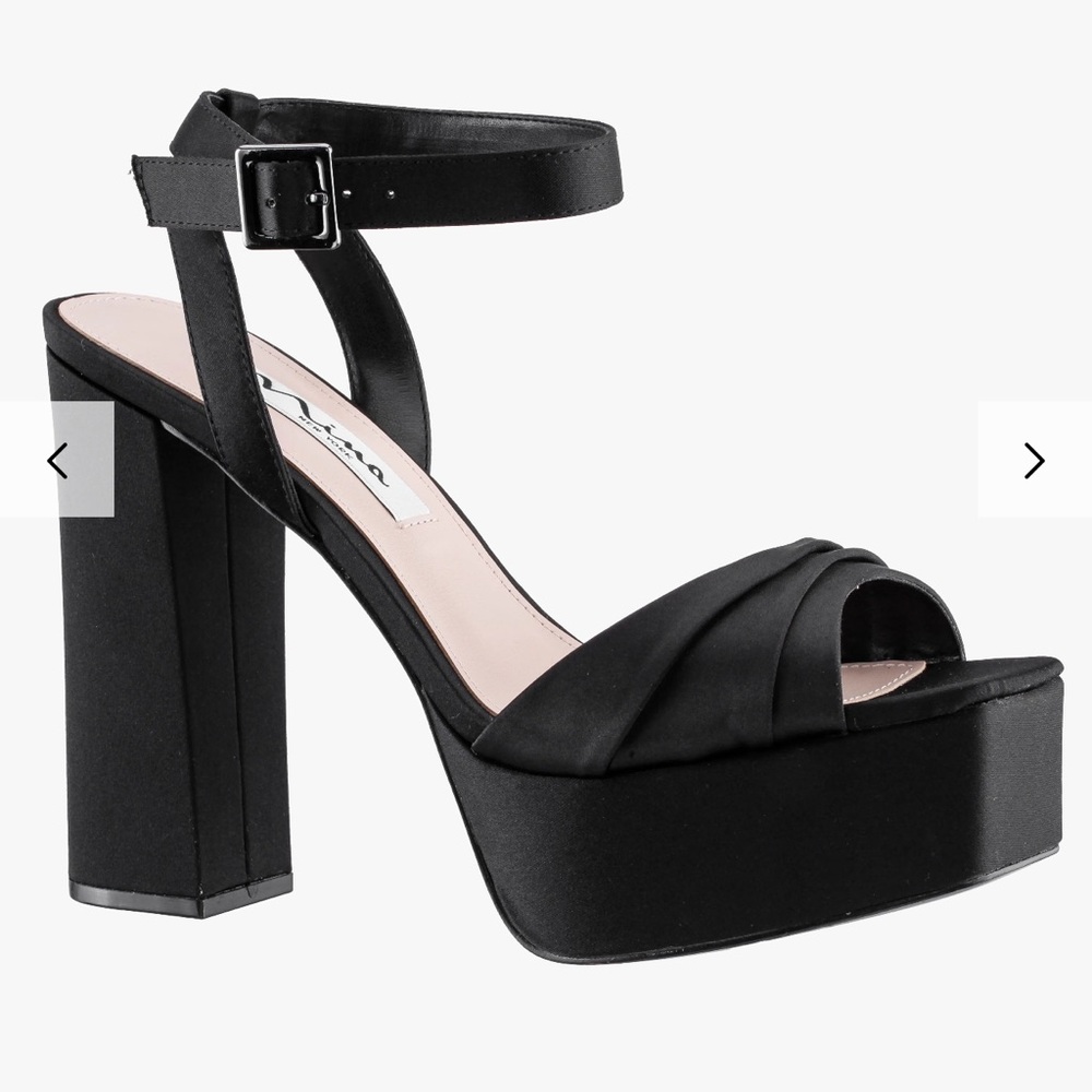 Nina Dorcas Heels NWOT
